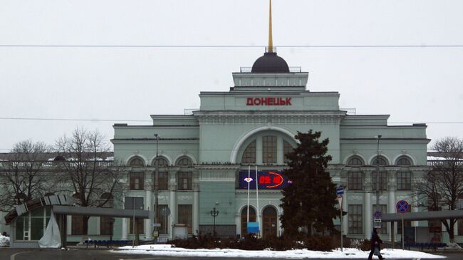 Последствия обстрелов Донецка украинскими силовиками. Архивное фото