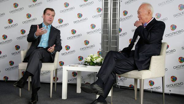 Беседа президента РФ Дмитрия Медведева с министром-наставником республики Сингапур Ли Куаном Ю. Архивное фото