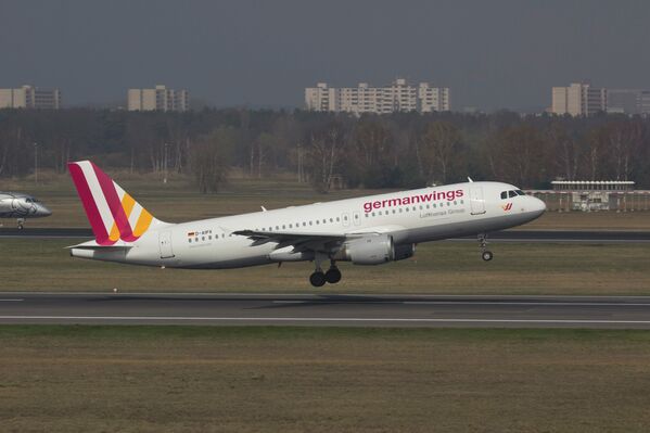 Самолет Airbus A320 авиакомпании Germanwings в аэропорту Берлина