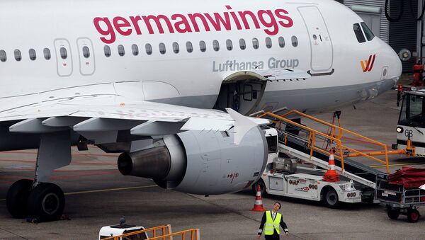 Самолет Airbus A320 авиакомпании Germanwings в аэропорту Дюссельдорфа. Архивное фото