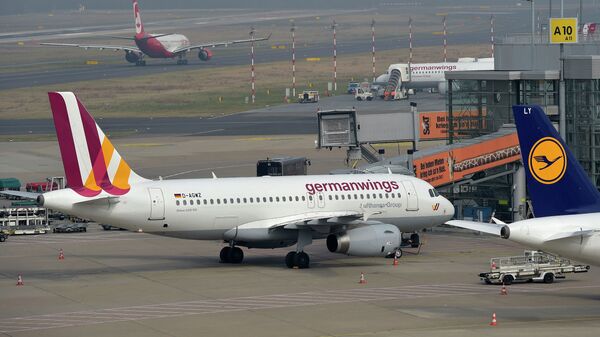 Самолет Airbus A320 авиакомпании Germanwings в аэропорту Дюссельдорфа