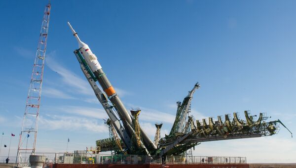 Вывоз на старт ракеты Союз-ФГ с ТПК Союз ТМА-16М
