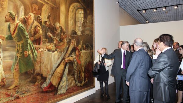 Посетители на открытии Русского музея в Малаге. Испания
