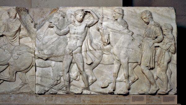 Мраморная плита часть скульптурного декора Парфенона