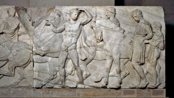 Мраморная плита часть скульптурного декора Парфенона