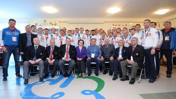 В.Мутко вручил памятные знаки сурдлимпийской сборной России по хоккею