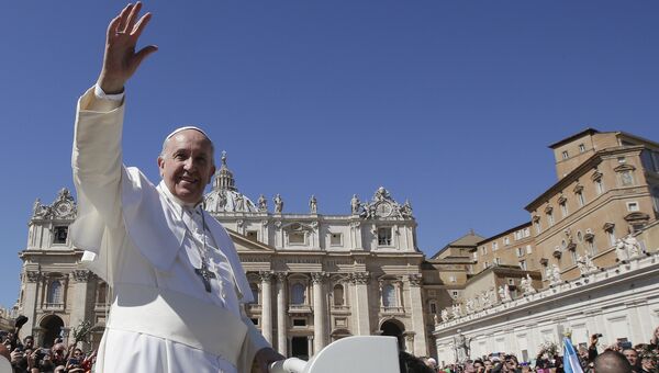 Папа римский Франциск во время мессы в честь Пальмового воскресенья в Ватикане, 29 марта 2015 года