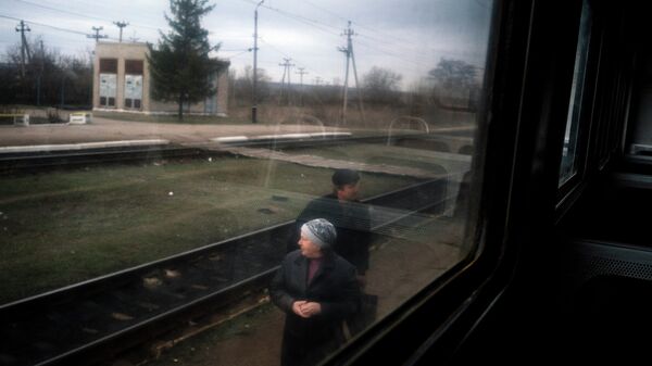 Вид из окна поезда. Украина. Архивное фото