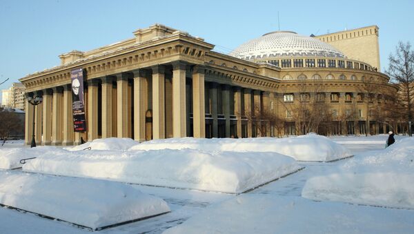 Здание Новосибирского государственного академического театра оперы и балета. Архивное фото
