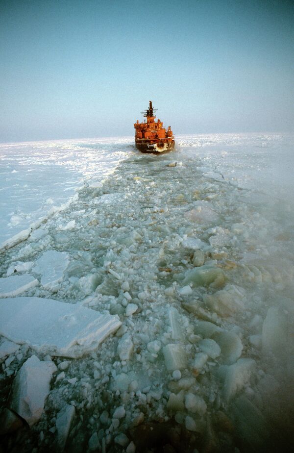 Ледокол Арктика в Карском море