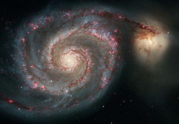 Галактика М-51 в созвездии Гончих Псов