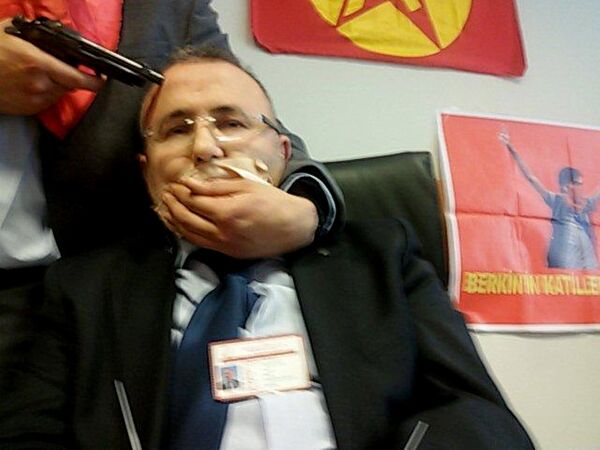 Турецкий прокурор, взятый в заложники в Стамбуле