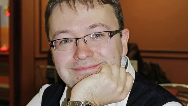 Заместитель заведующего кафедрой филологического образования Московского института открытого образования, член Общественной палаты РФ Роман Дощинский