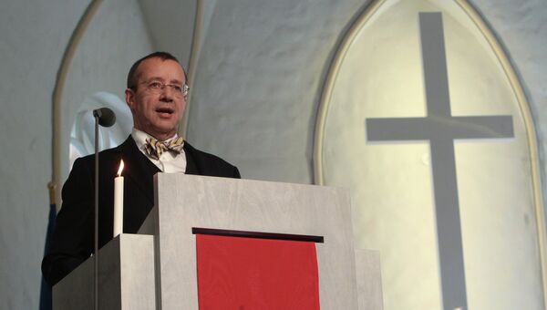 Президент Эстонии Тоомас Хендрик Ильвес выступает на церемонии открытия после реставрации евангелическо-лютеранской церкви святого Иоанна