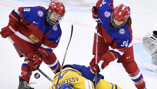Хоккеистки сборной России нанесли поражение команде Швеции в четвертьфинале чемпионата мира, который проходит в шведском Мальме
