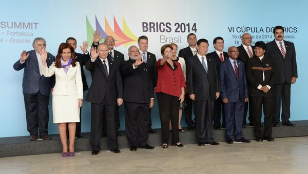 Во время торжественной церемонии фотографирования лидеров  с южноамериканскими лидерами