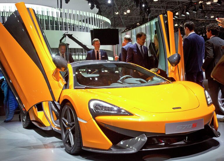 Суперкар McLaren 570S Sport Series на международном автосалоне в Нью-Йорке