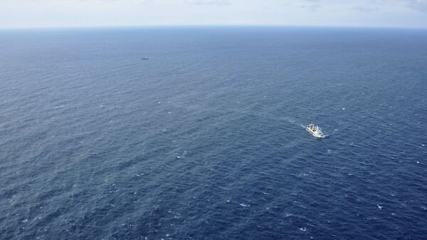 Спасательная операция на месте затопления траулера Дальний Восток в Охотском море