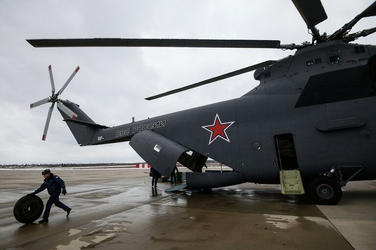 Прибытие авиационной техники для участия в тренировках воздушной части военного парада на Красной площади