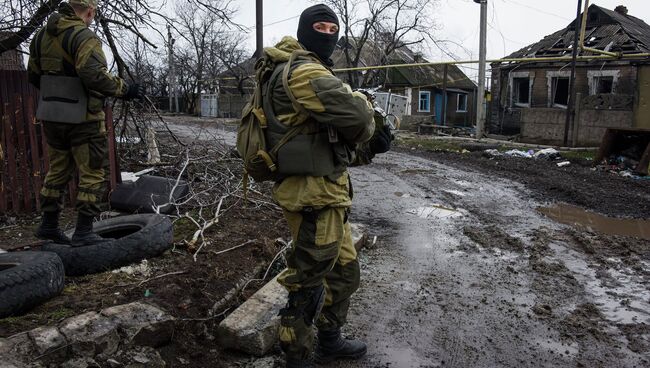 Ополченцы ДНР на окраине Донецка. Архивное фото