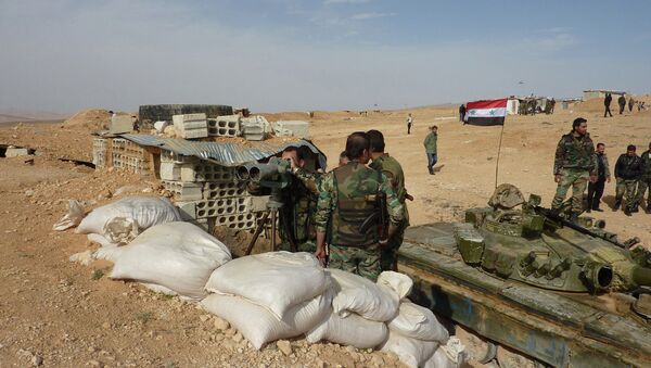 Солдаты на позиции возле города Маалула, Сирия. Архивное фото