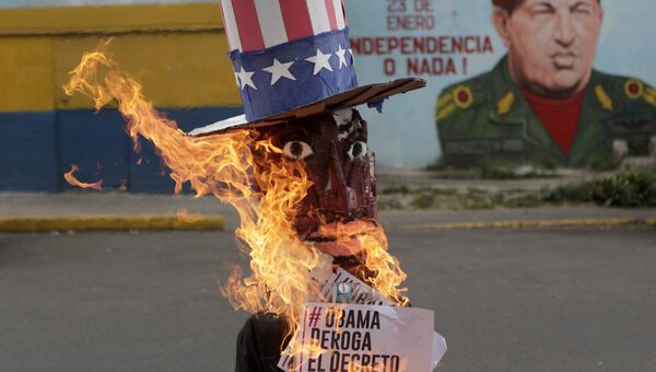 Чучело Барака Обамы, сожженное на Пасху в Венесуэле