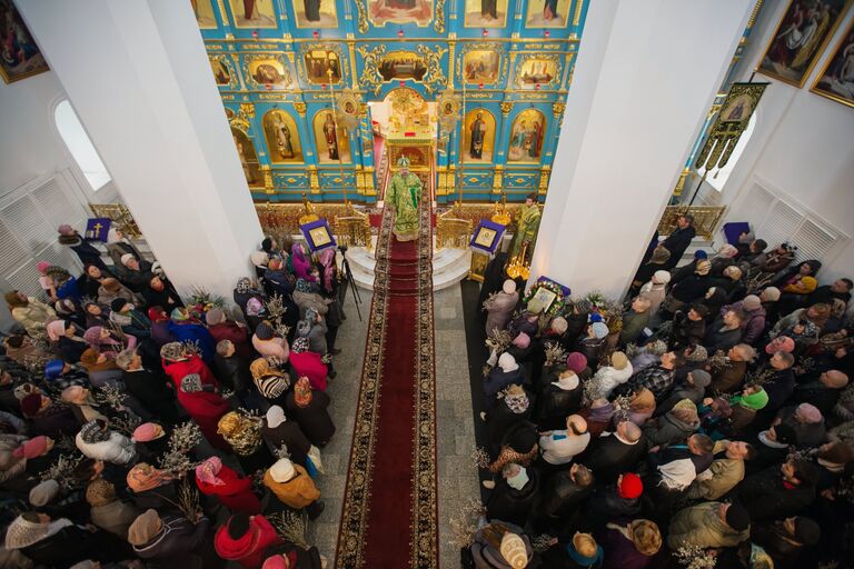 Празднование Входа Господня в Иерусалим в Благовещенском кафедральном соборе в Благовещенске