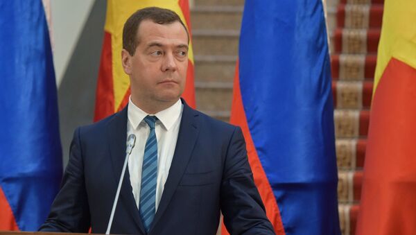 Председатель правительства РФ Дмитрий Медведев во время заявления для прессы по итогам российско-вьетнамских переговоров в Ханое, Вьетнам