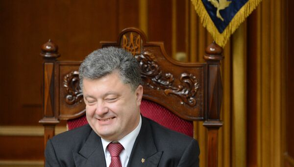 Президент Украины Петр Порошенко на внеочередном заседании Верховной Рады. Архивное фото
