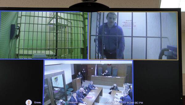 В зале суда во время рассмотрения законности ареста А.Хорошавина и А.Икрамова