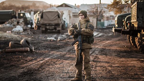 Ополченец ДНР в окрестностях Дебальцево Донецкой области. Архивное фото