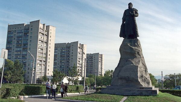 Памятник Е.П.Хабарову в Хабаровске. Архивное фото