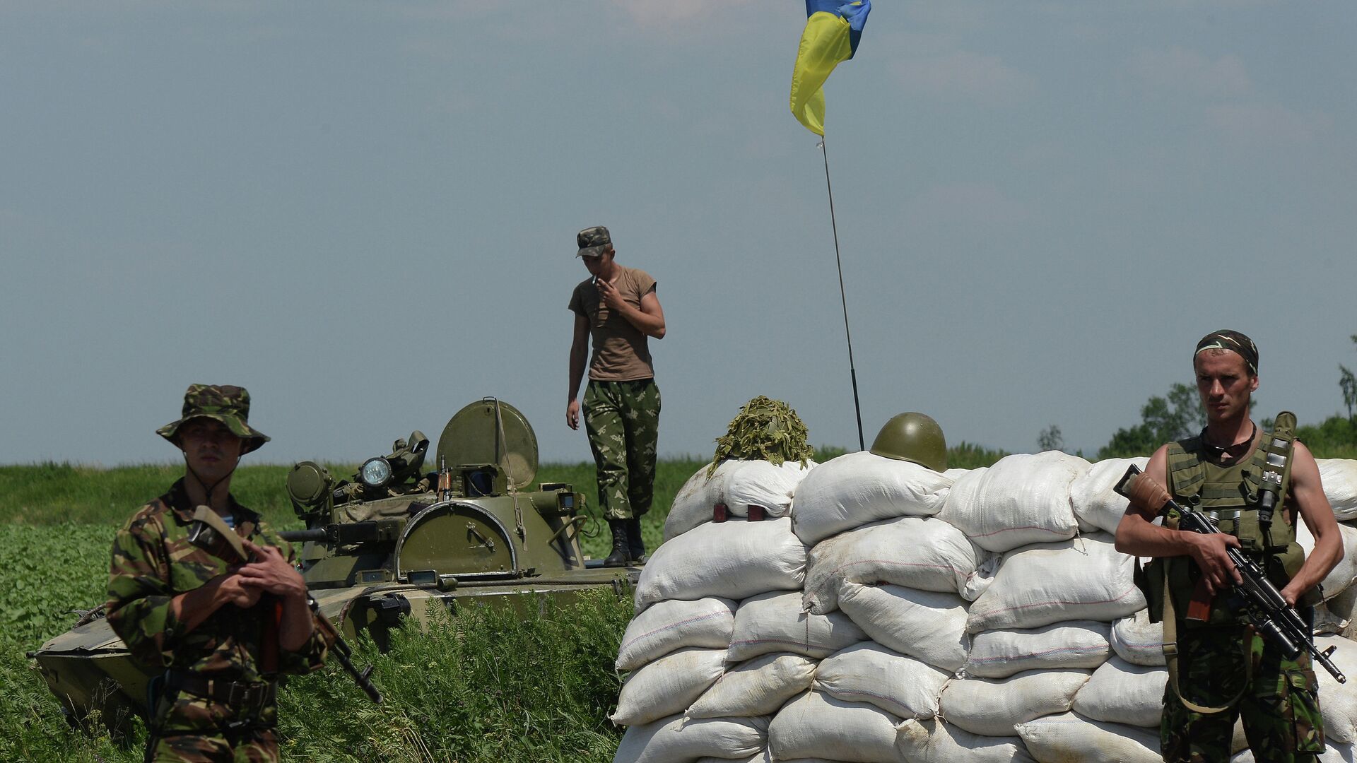 Блокпост украинских военных в населенном пункте Амвросиевка Донецкой области - РИА Новости, 1920, 26.04.2022