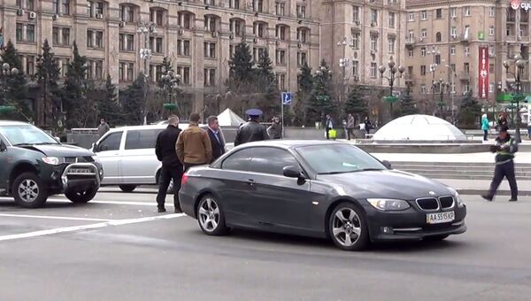 Пикап батальона Азов протаранил машину сына Порошенко