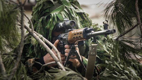 Военнослужащий во время учений внутренних войск МВД России Заслон-2015 в Крыму