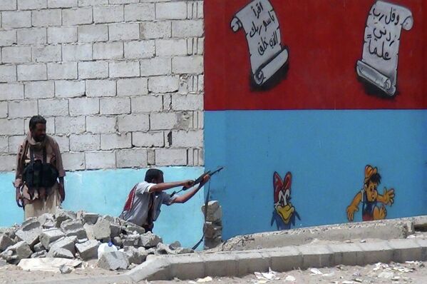 Бойцы против повстанцев Хути в городе Аден. Йемен, апрель 2015