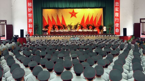 Солдаты Народно-освободительной армии Китая на базе в Лучжоу. Архивное фото