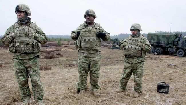 Военнослужащие блока НАТО принимают участие в военных учениях. Архивное фото