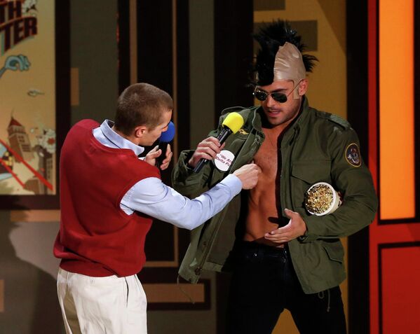 Актеры Дэйв Франко и Зак Эфрон на церемонии MTV Movie Awards в Лос-Анджелесе