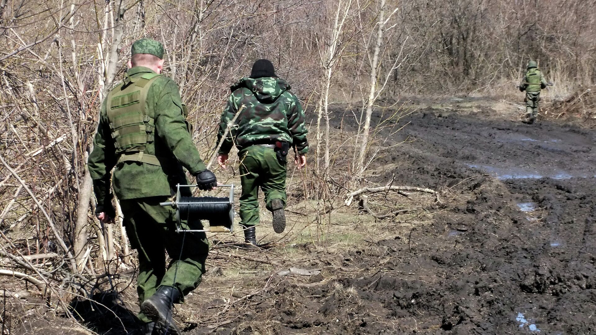 Обезвреживание неразорвавшихся боеприпасов на территории ДНР - РИА Новости, 1920, 31.01.2021