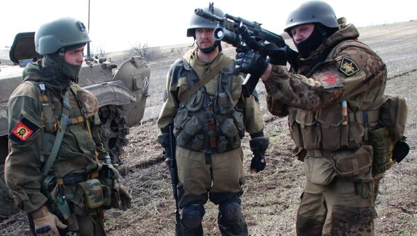 Ополченцы Донецкой народной республики во время учений. Архивное фото