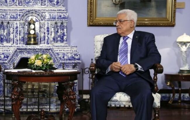 Президент Государства Палестина Махмуд Аббас во время беседы в резиденции Горки