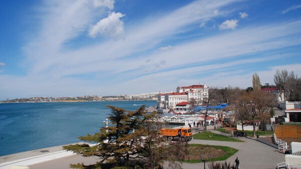 Вид на набережную из отеля Севастополь в Севастополе. Архивное фото