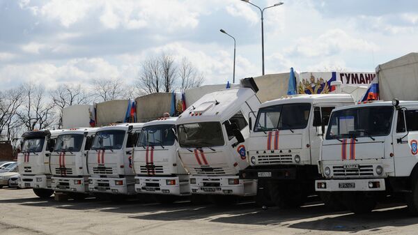 Грузовые автомобили МЧС  с российской гуманитарной помощью для Донбасса. Архивное фото