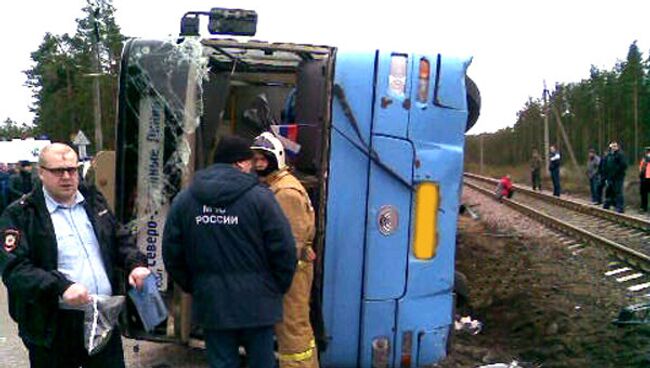 ДТП в Ленинградской области с участием рейсового автобуса и локомотива. Архивное фото