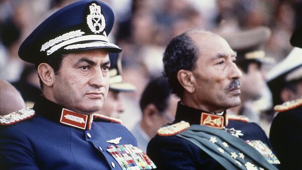 Хосни Мубарак и Анвар Садат на военном параде, 6 октября 1981 года. День убийства А. Садата 
