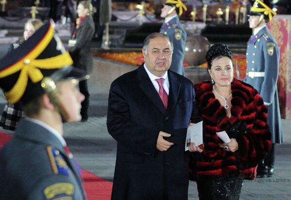 Российский управленец и предприниматель, миллиардер, основатель USM Holdings Алишер Усманов с супругой