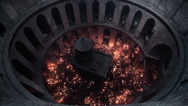 Схождение Благодатного огня в Храме Гроба Господня, Иерусалим