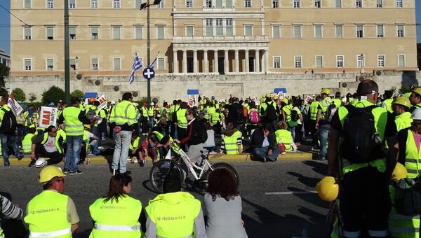 Митинг шахтеров у здания парламента Греции в Афинах