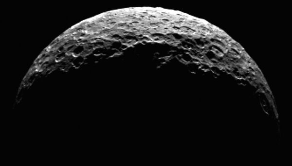 Фотография северного полюса Цереры, полученная зондом Dawn